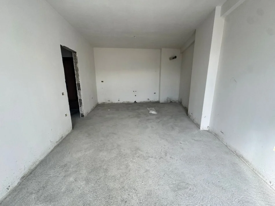 Tirane, shitet apartament 1+1+Ballkon Kati 4, 68 m² 99.000 € (Kompleksi Sino Llane)   UNA60850