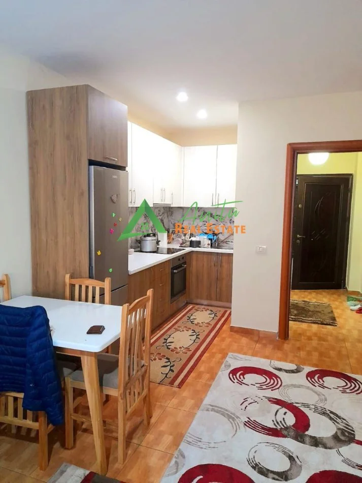 Tirane, jepet me qera apartament 2+1 Kati 2, 80 m² 410 € (Yzberish)