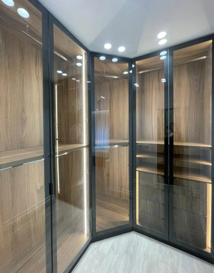 Tirane, jepet me qera apartament 2+1+Verande,  Kati 2, 103 m² 1.150 € (Kompleksi Fz), pamje e plote nga Liqeni i Thate