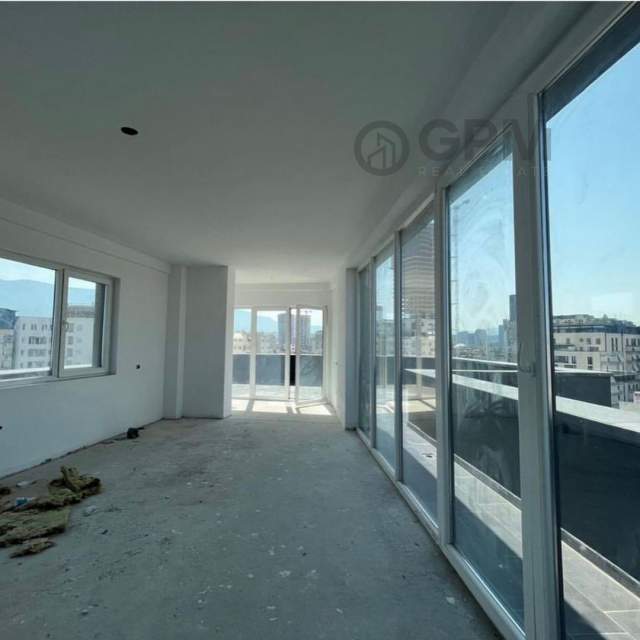 Tirane, shitet apartament duplex Dublex Kati 1, 238 m² 1.300.000  (Kafe Flora)