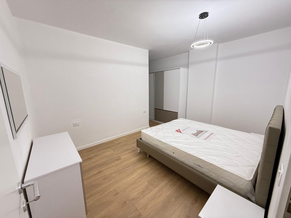 Tirane, jepet me qera apartament 2+1 Kati 5, 96 m² 650 € (Ish profarma rruga xhanfize keko)