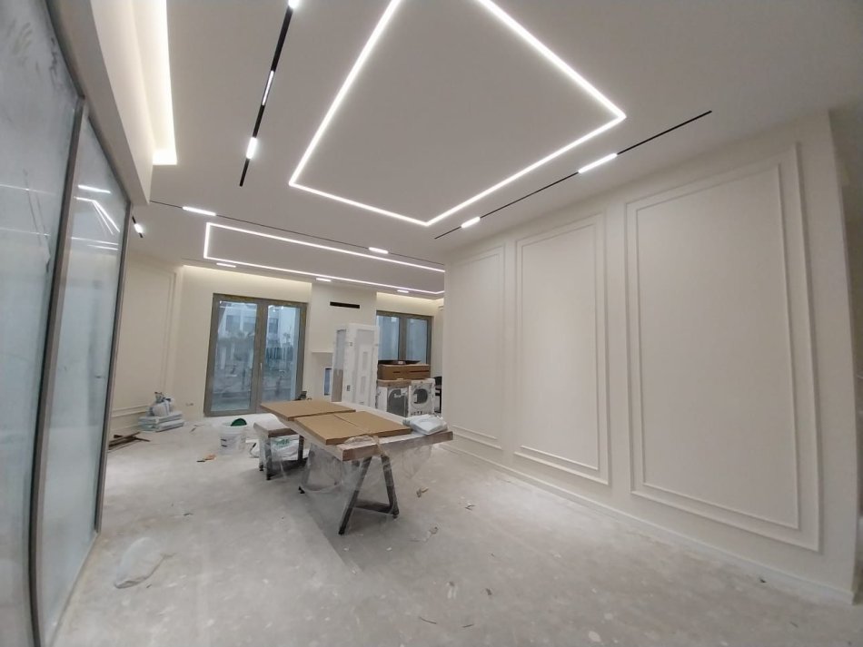 Tirane, jepet me qera Vile 2 Katshe , 278 m² 4.500 € (liqeni i thate)