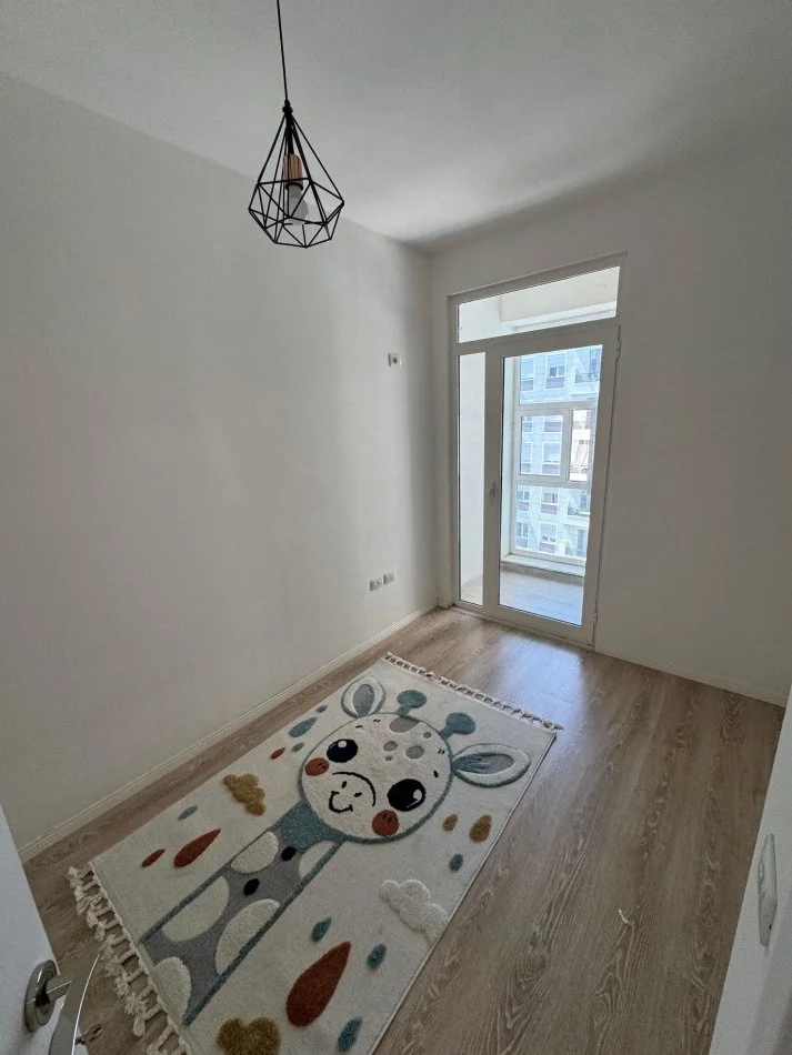 Tirane, jepet me qera apartament 2+1+Ballkon Kati 7, 89 m² 600 € ( Ish Parku i Autobuzave, Kompleksi Star, Rruga Ndre Mjeda)