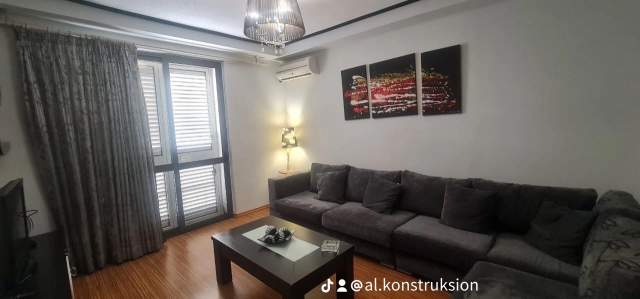 Tirane, jepet me qera apartament 1+1 Kati 4, 700 Euro (Blloku)