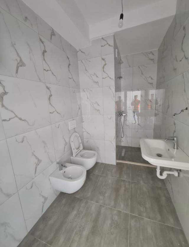 Tirane, jepet me qera apartament Kati 5, 70 m² 250 Euro