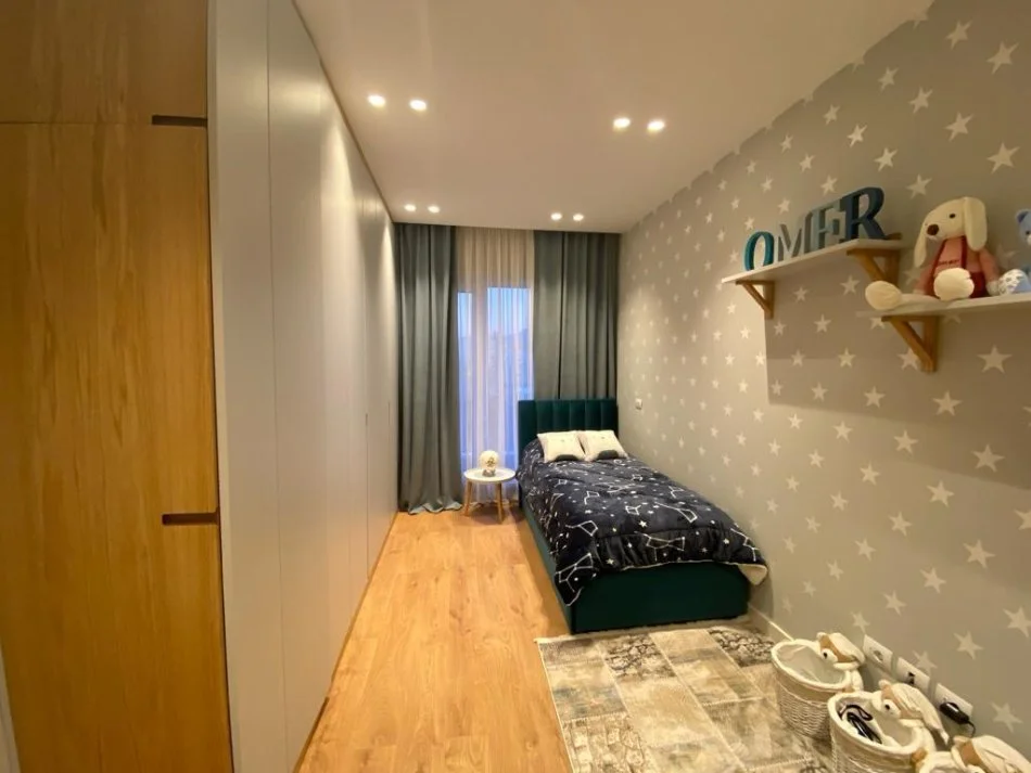 Tirane, shes apartament 3+1 Kati 3, 164 m² 400.000 € (ISH FUSHA E AVIACIONIT)