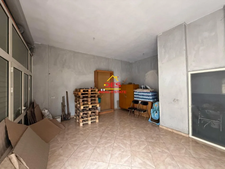 Vlore, shitet dyqan Kati 0, 45 m² 105.000 € (Rruga Aleksandër Moisiu)
