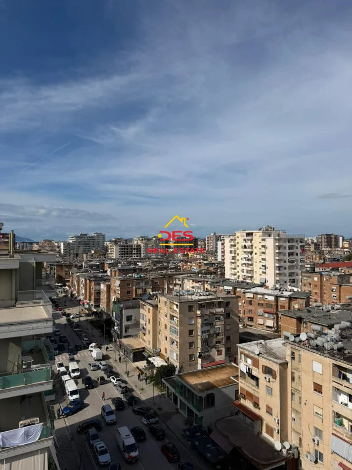 Vlore, shitet apartament 1+1+Ballkon Kati 8, 80 m² 125.000 € (Rruga Hasan Kushta)