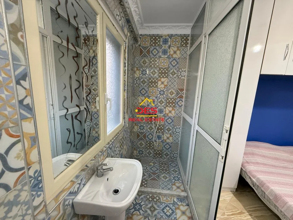 Vlore, jepet me qera apartament 2+1+Ballkon Kati 3, 72 m² 158.000 € (Rruga Murat Tërbaçi)