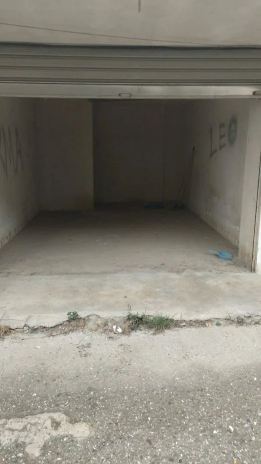 Tirane, shitet magazine Kati 0, 13 m² (Fresku)