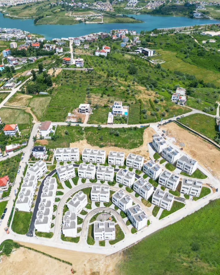 Tirane, shitet Vile 3 Katshe , 197 m² 390.000 € (Rruga e Turdive,Farke)