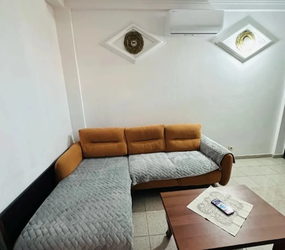 Tirane, jepet me qera shtepi 2+1 Kati 2, 80 m² 380 € (rruga e Dibres)