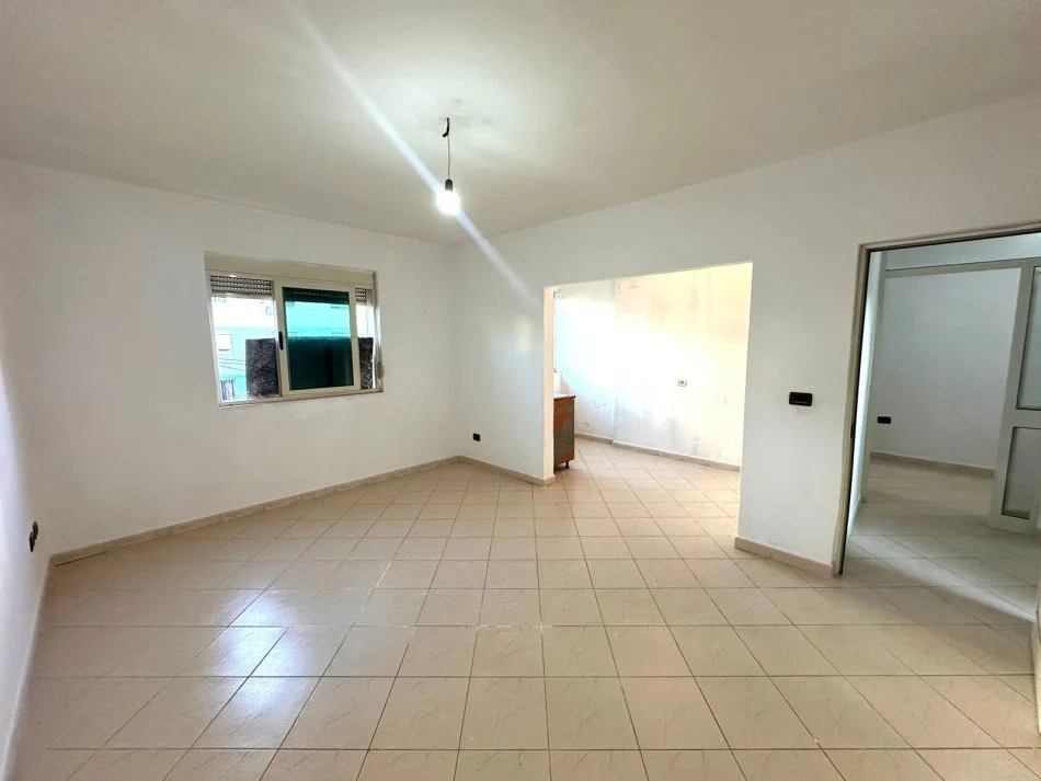 Durres, shitet apartament 1+1+Ballkon Kati 2, 63.000 €