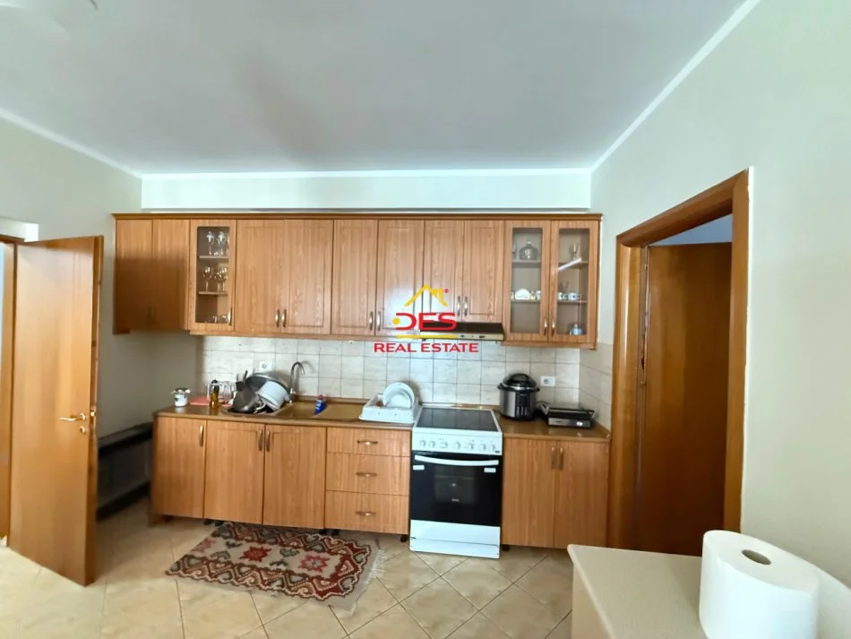 Vlore, shitet apartament 2+1+Ballkon Kati 8, 122 m² 150.000 € (Bulevardi Skelë-Vlorë)