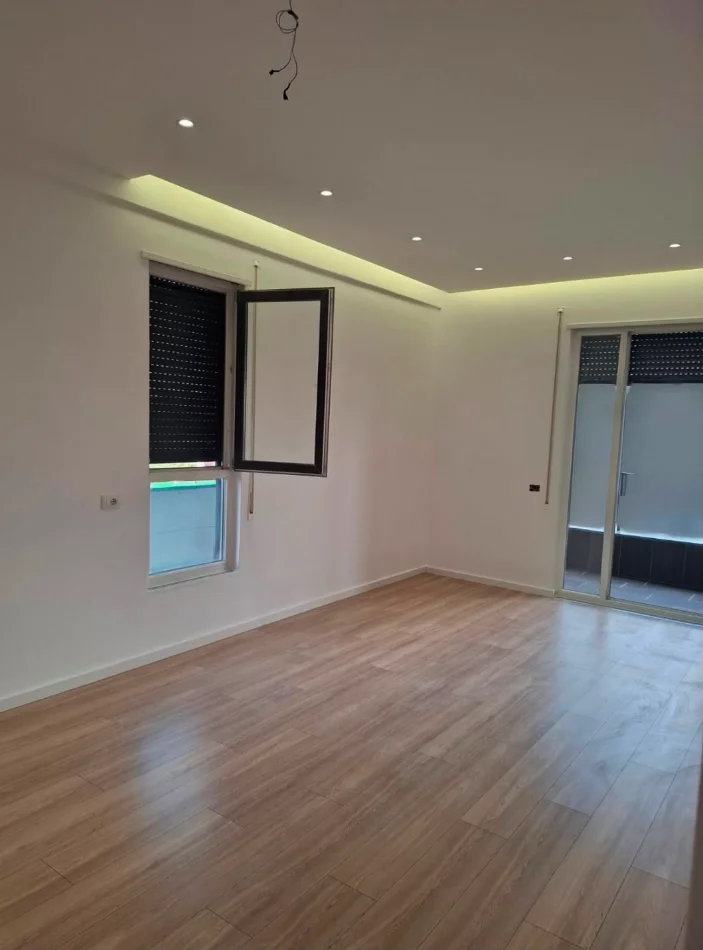 Tirane, shitet apartament 2+1+Ballkon Kati 5, 96 m² 137.637 € (PASKUQAN)