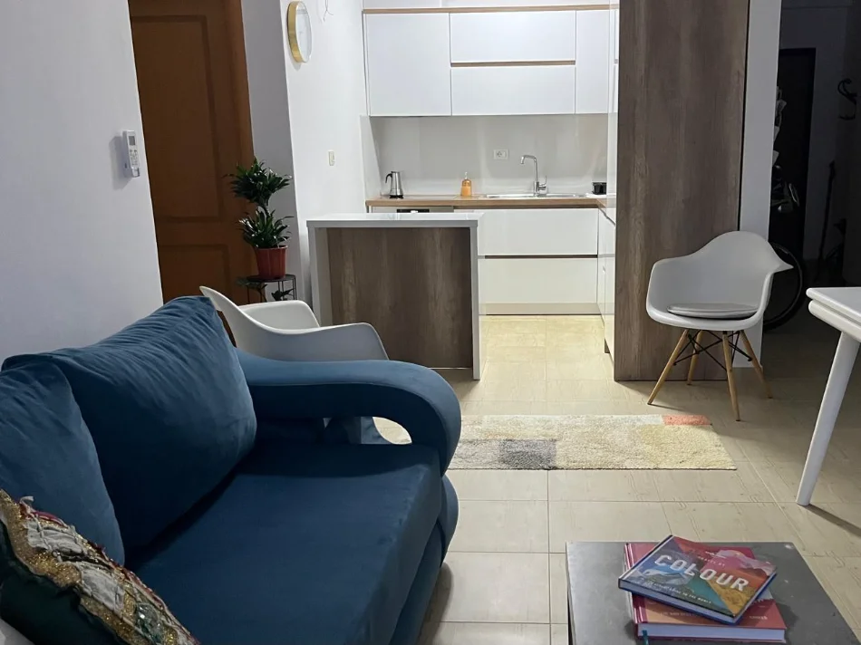 Vlore, shitet apartament 2+1+Ballkon Kati 7, 108 m² 199.000 € (Lungomare, pranë Shkollës së Marinës)