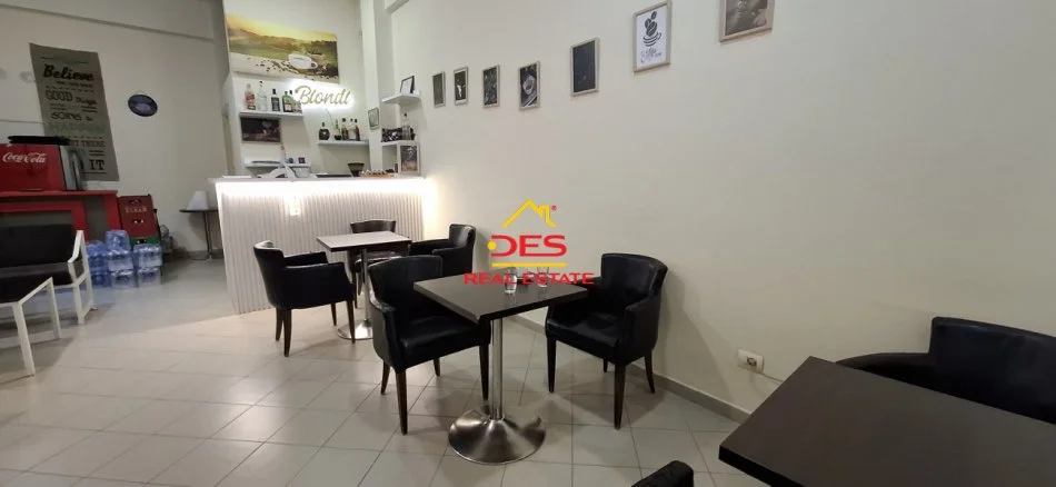 Vlore, shitet lokal Kati 0, 51 m² 110.000 € (Rruga Enver Jaho)