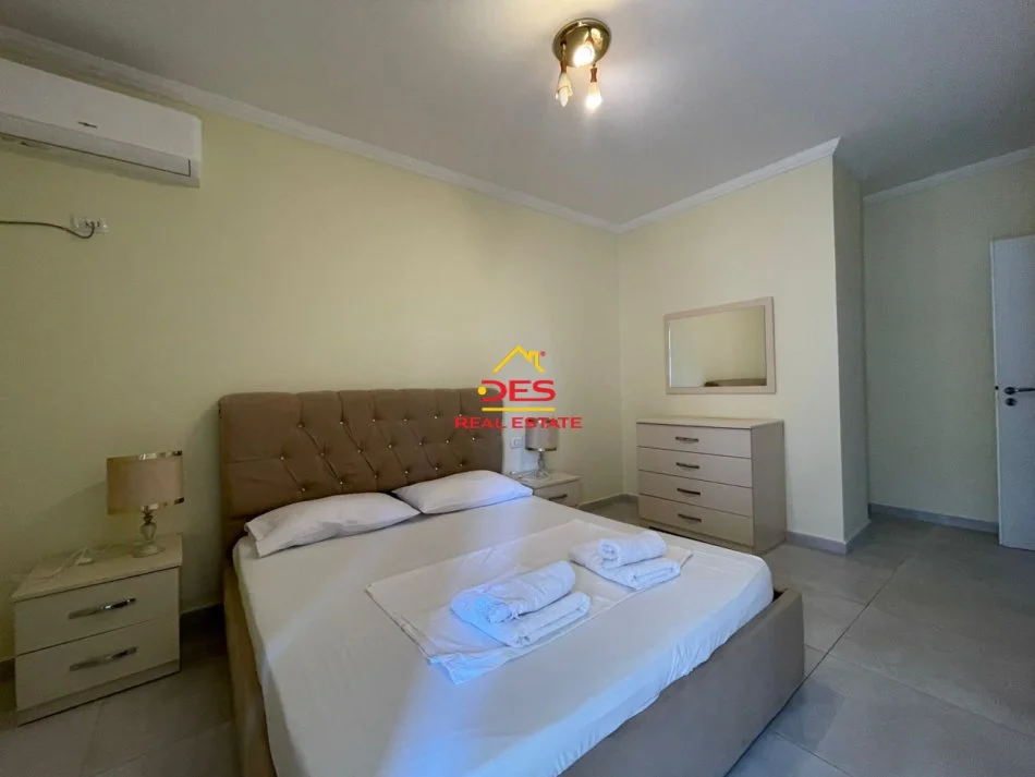 Vlore, jepet me qera apartament 3+1+Ballkon Kati 2, 120 m² 550 € (Rruga Fiqirete Musta)