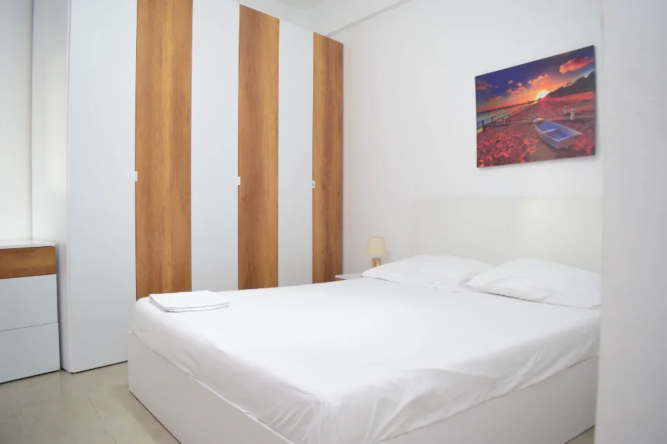 Vlore - Lungomare, jepet me qera apartament ne plazh 1+1+Ballkon Kati 2, 75 m² 65 € 