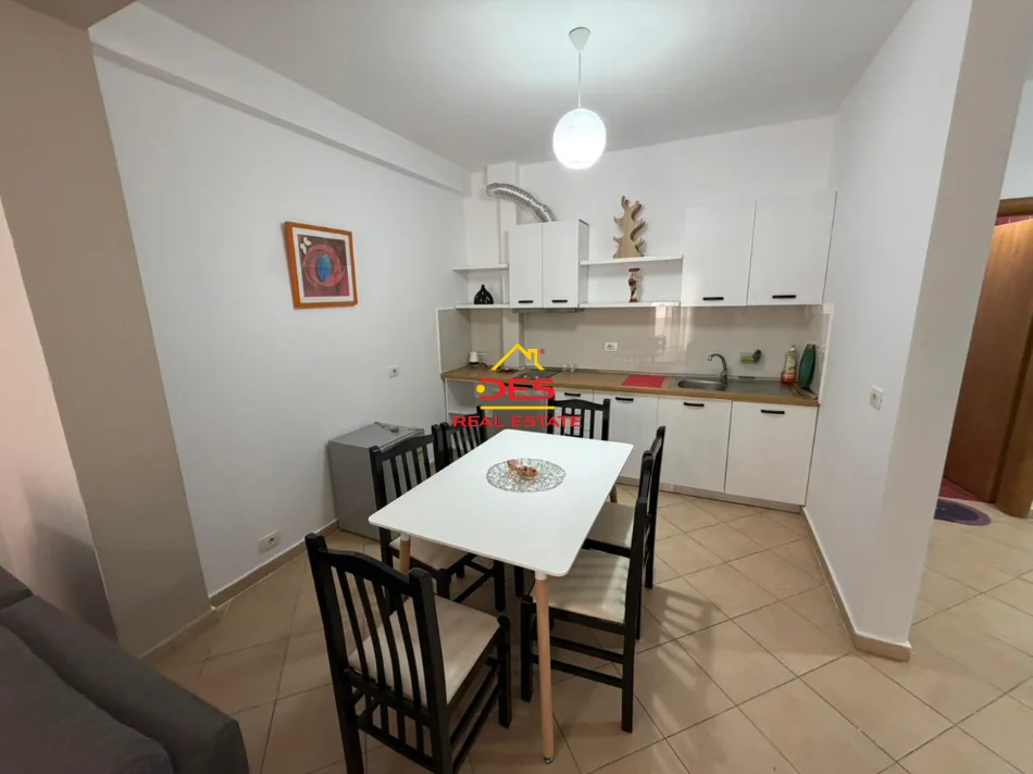 Vlore, shitet apartament 1+1+Ballkon Kati 2, 81 m² 150.000 € (Rruga Aleksandër Moisiu)