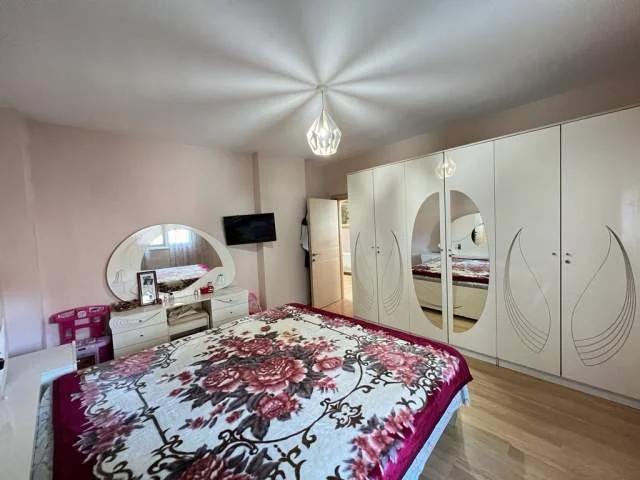 Tirane, shitet apartament 3+1 Kati 4, 125 m² 225.000 Euro (KOMUNA E PARISIT)