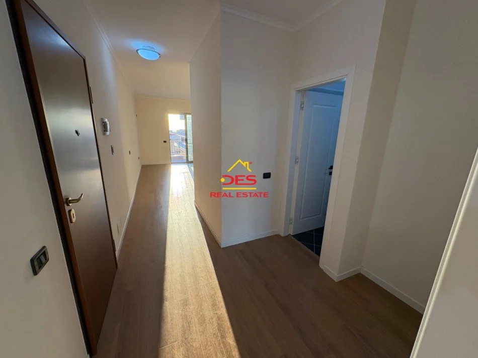 Vlore, shitet apartament 2+1+Ballkon Kati 11, 116 m² (Rruga Çajupi)