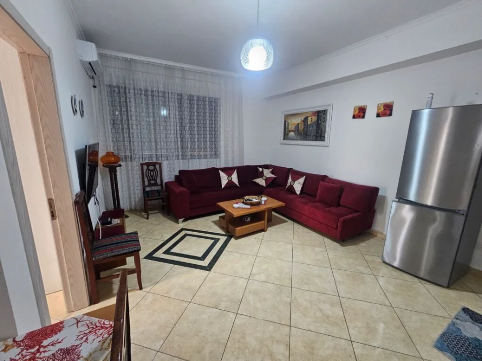 Shkembi Kavajes, jepet me qera apartament 2+1+Aneks+Ballkon Kati 1, 90 m² 350 € 