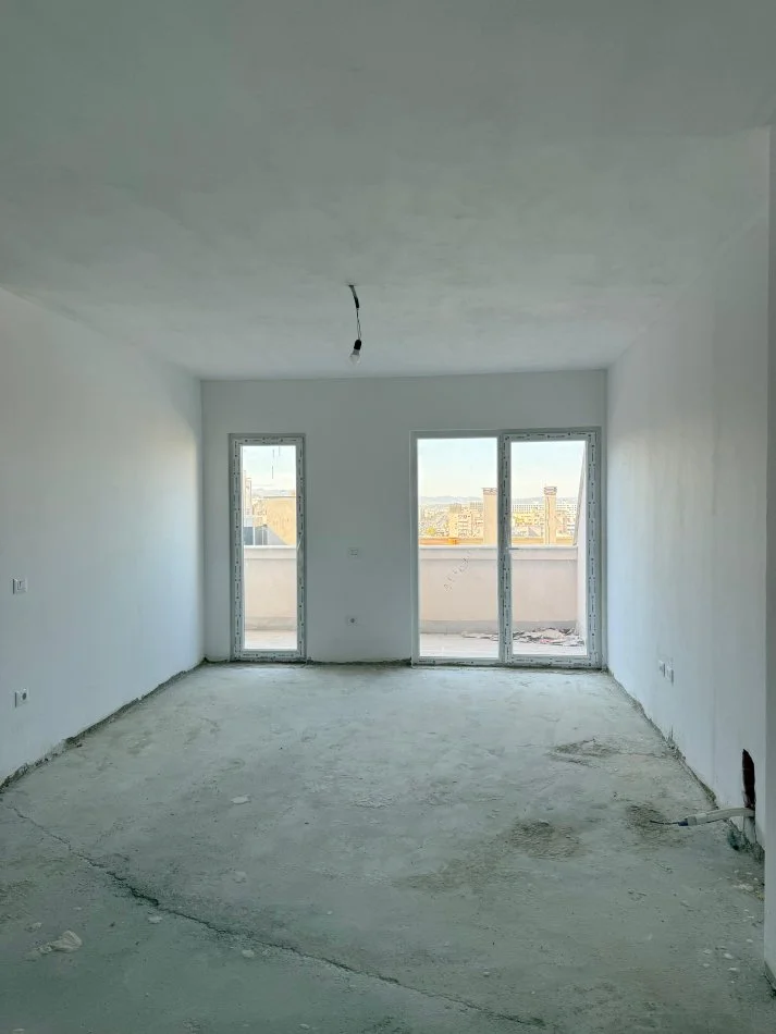 Tirane, shitet apartament+verande 2+1+2 , 122 m² 189.565 € (Aura Complex, Laprake)