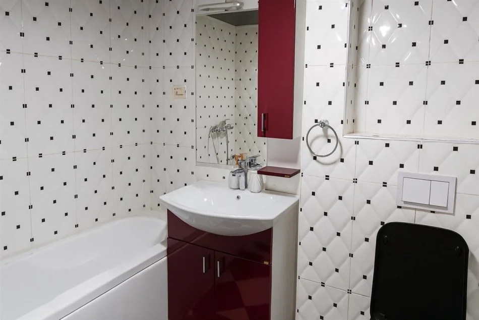 Tirane, jepet me qera apartament 2+1+Ballkon Kati 5, 75 m² 600 € 