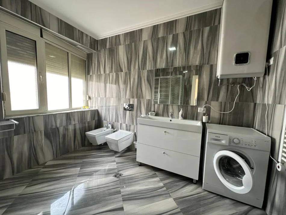 Durres, shitet apartament duplex Dublex Kati 5, 200 m² 200,000 € (durres)