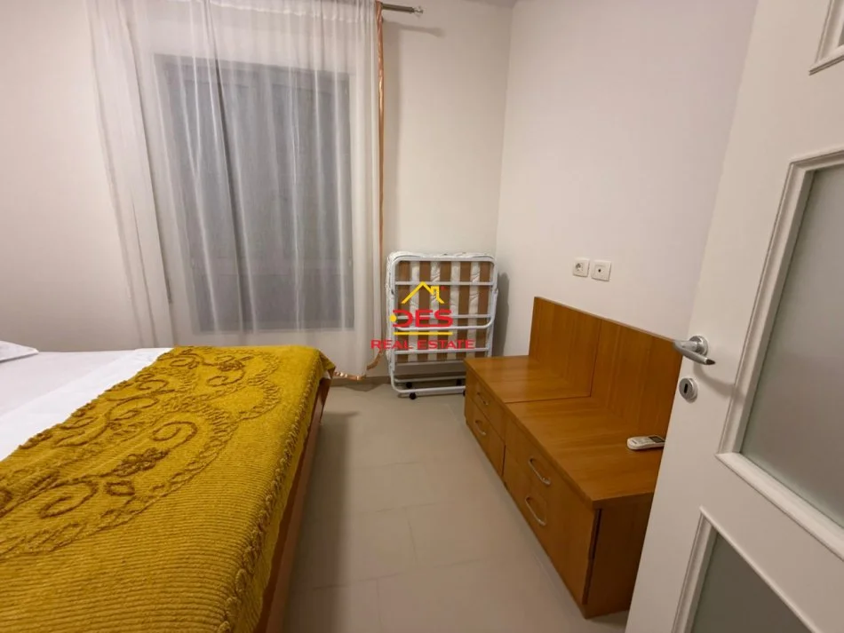 Vlore, jepet me qera apartament 1+1+Ballkon Kati 2, 65 m² 350 € (Rryga aleksandër Moisiu)
