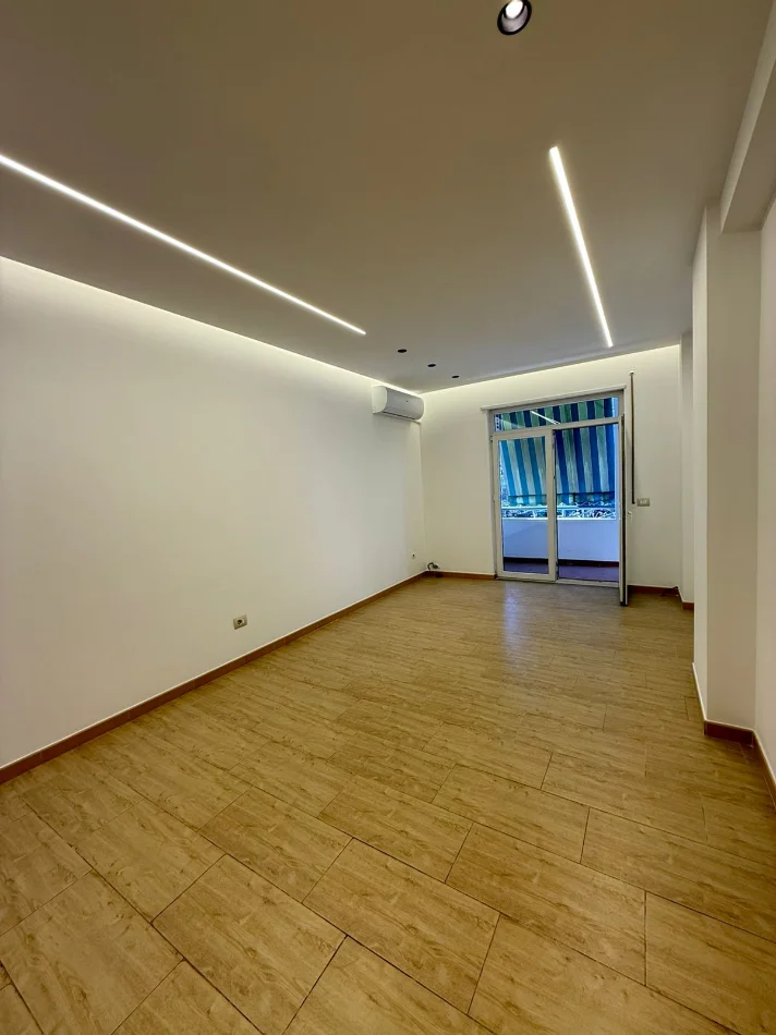 Tirane, shes apartament 1+1+Ballkon Kati 1, 60 m² 200.000 € (Myslym Shyri)