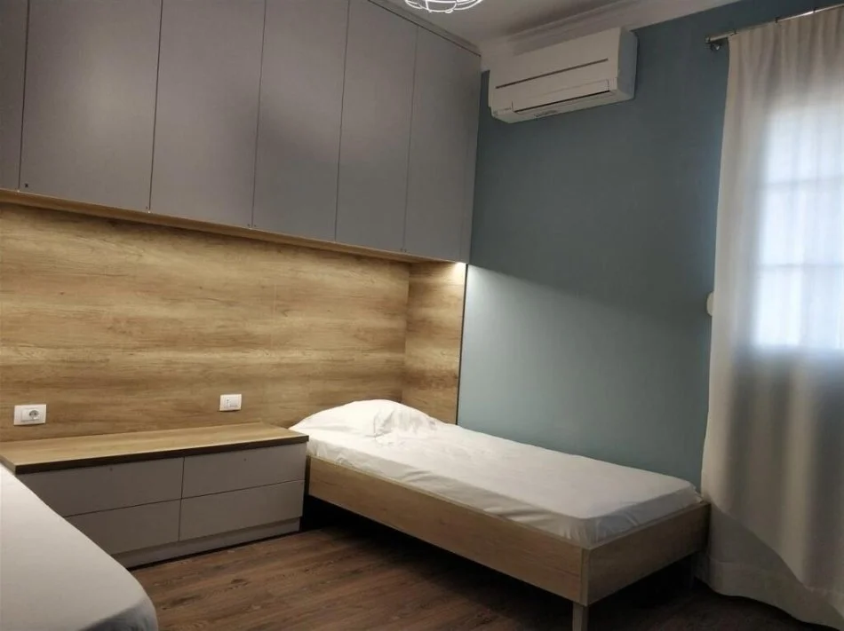 Tirane, jepet me qera , 