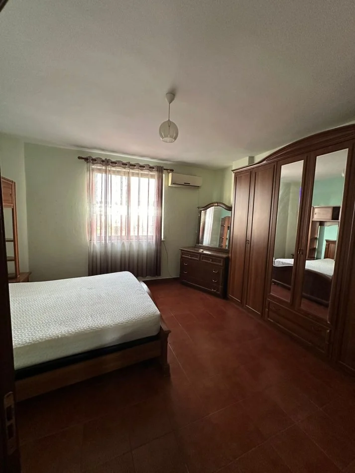 Tirane, jepet me qera apartament 1+1 Kati 7, 74 m² 450 € (Stacioni i trenit)