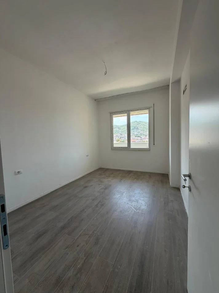 Tirane, shitet apartament 2+1 Kati 7, 97 m² 190.000 € (Golden park)