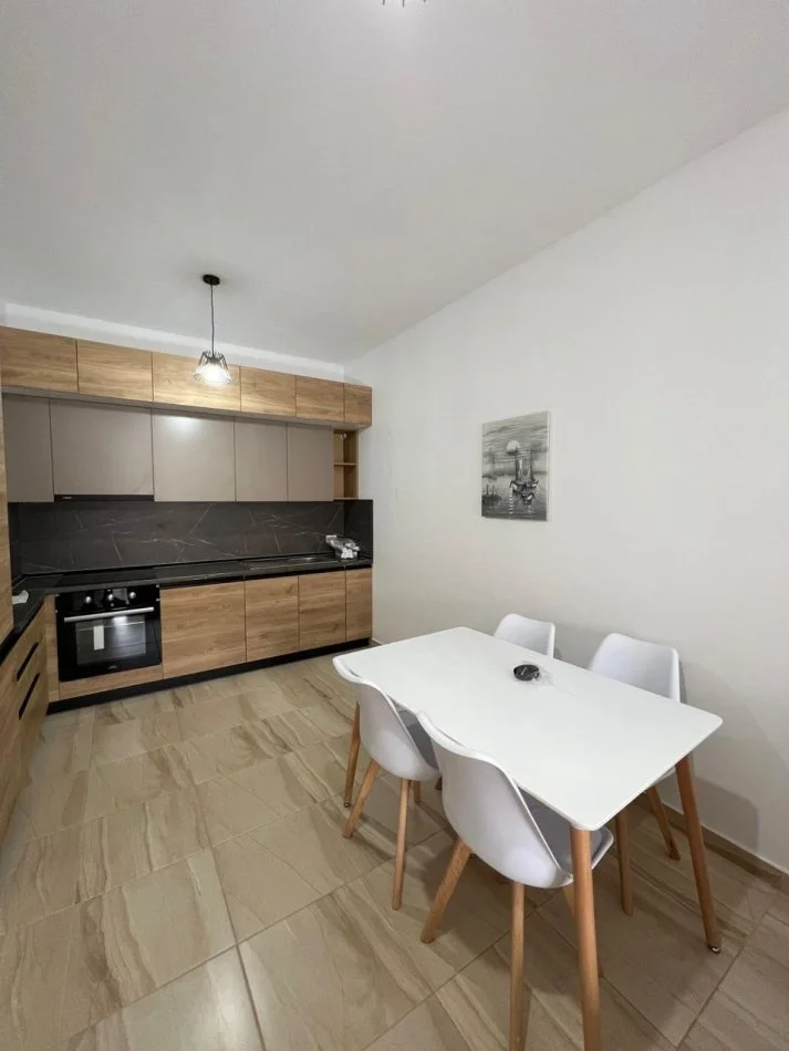 Tirane, jepet me qera apartament 1+1+Ballkon Kati 6, 80 m² 400 € (Oasis Residence Astir I Pabanuar Me Pare)