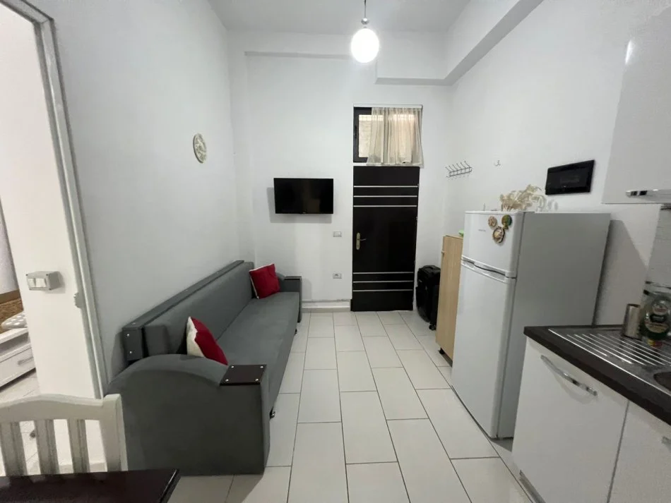 Tirane, jepet me qera apartament 1+1 Kati 1, 59 m² 350 € 