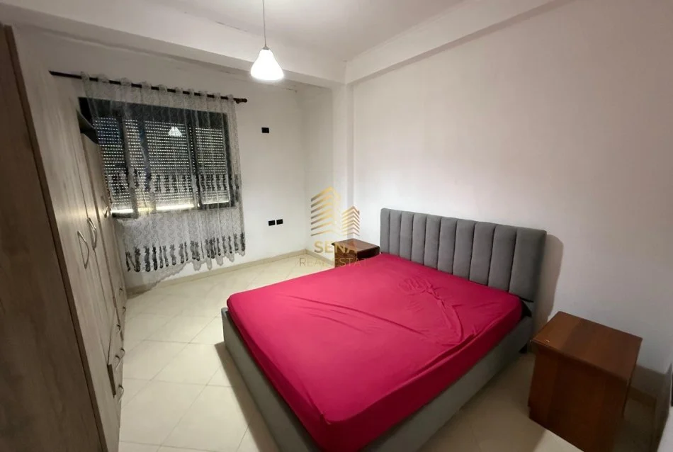 Tirane, jepet me qera apartament 2+1+Ballkon Kati 3, 100 m² 450 € (Prane Shkolles se Bashkuar)
