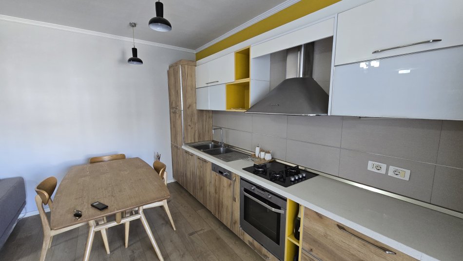 Tirane, shes apartament 2+1+Ballkon Kati 3, 98 m² 189.000 € (Ish Parku i Autobuzave)