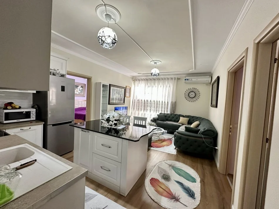 Tirane, jepet me qera apartament 2+1+Ballkon Kati 8, 97 m² 500 € (Rruga Thoma Koxhaj)