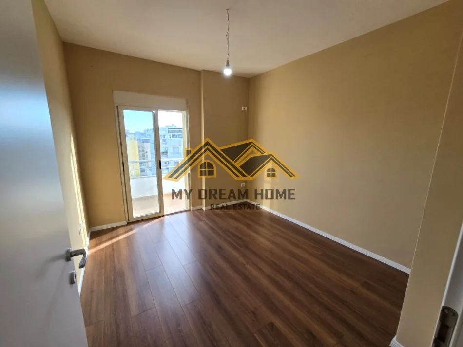 Durres, shitet apartament 2+1+Ballkon Kati 9, 115 m² 160.000 € (POLICIA DURRES)