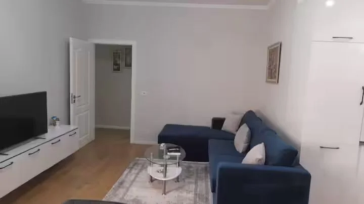 Tirane, jepet me qera apartament 1+1+Ballkon Kati 4, 70 m² 800 € (Myslym Shyri)