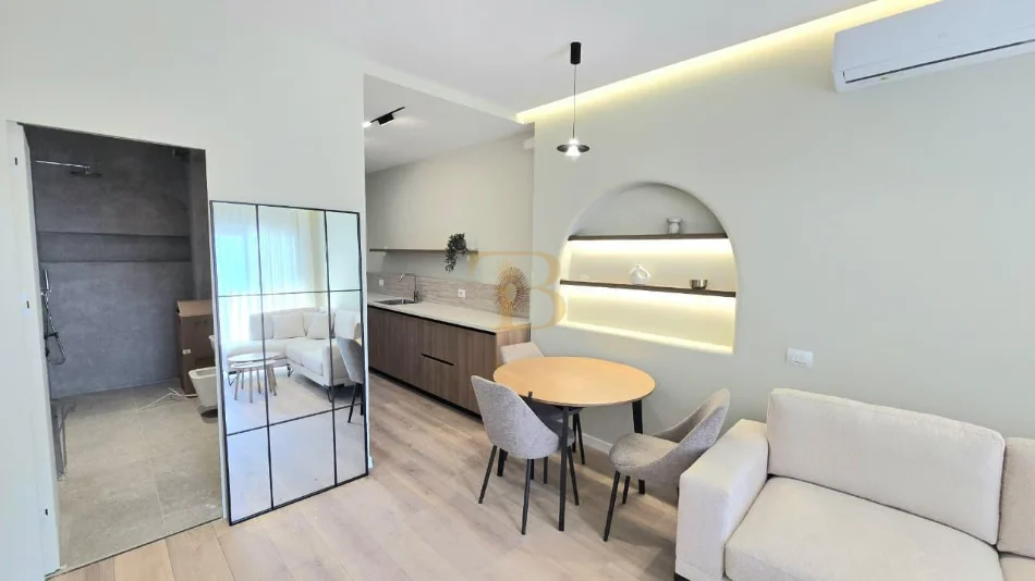Tirane, jepet me qera apartament 1+1 Kati 7, 63 m² 1.000 € (Rruga e Barrikadave)