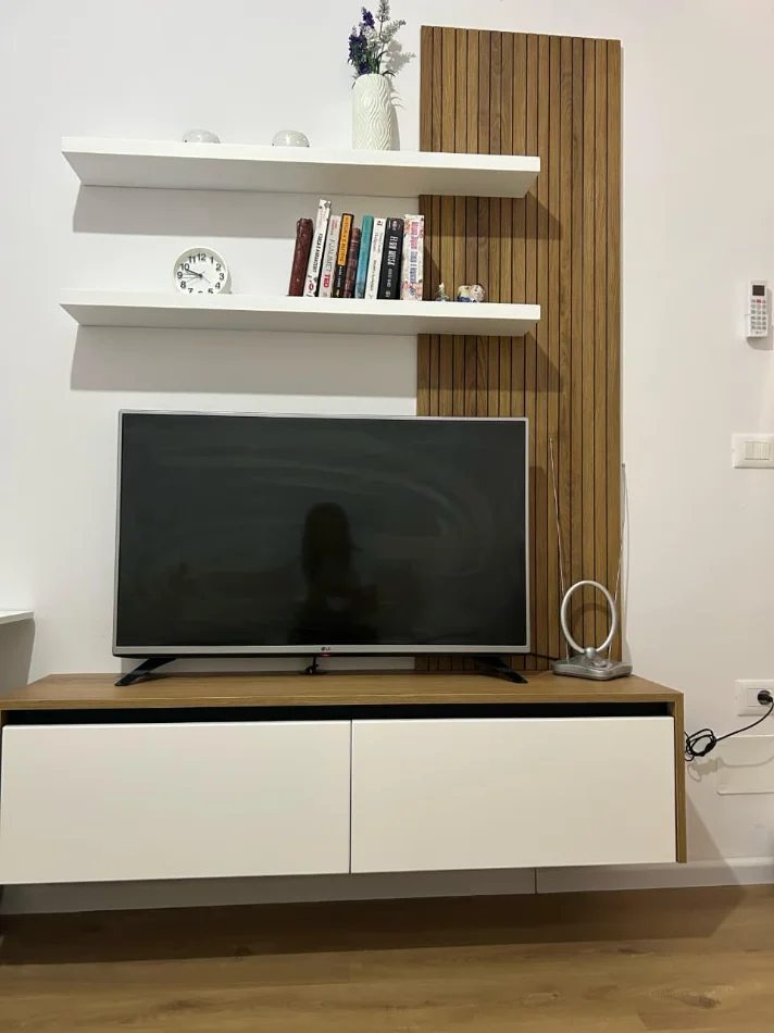 Tirane, jepet me qera apartament 1+1 , 55 m² 380 € 