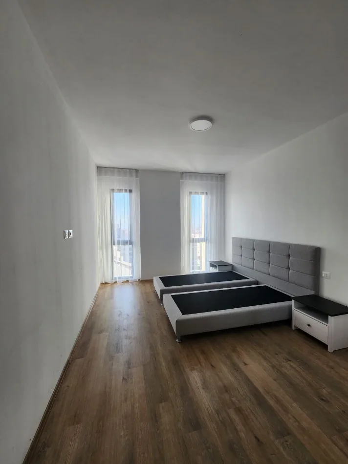 Tirane, jepet me qera apartament 1+1 Kati 11, 76 m² 550 € (Farmacia 10 prane spitalit Nene Tereza)