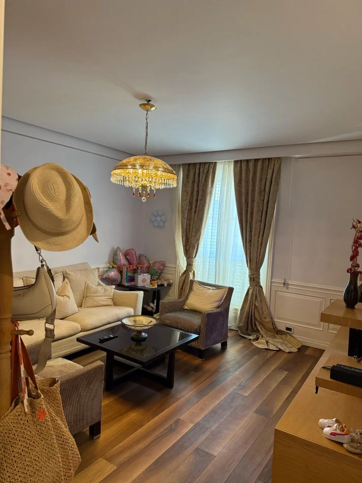 Tirane, jepet me qera apartament 1+1+Aneks Kati 1, 700 € (Shkolla e Kuqe)