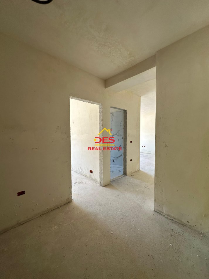 Vlore, shitet apartament 1+1+Ballkon Kati 9, 77 m² (Rruga Reshat Osmani)