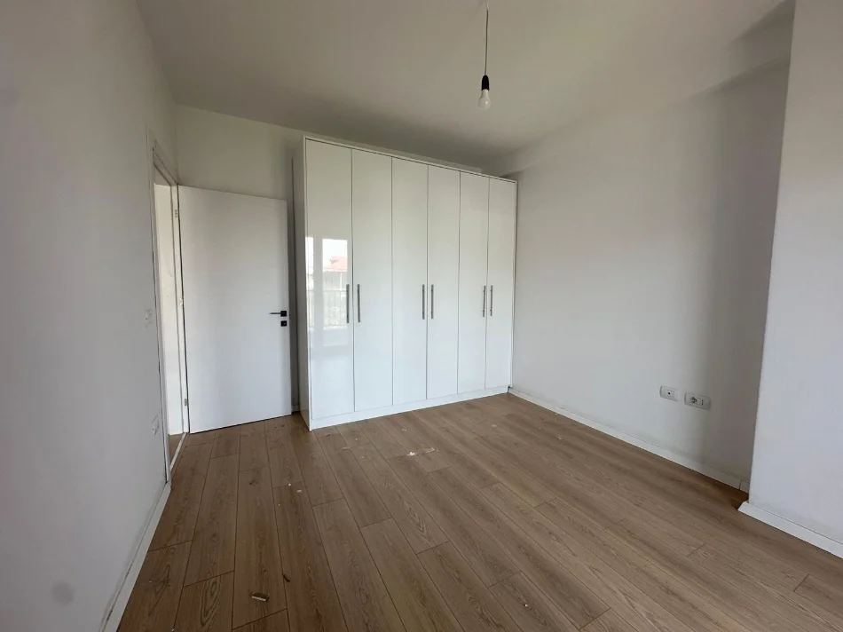 Tirane, jepet me qera apartament 1+1+Ballkon , 65 m² 200 € (Paskuqan)