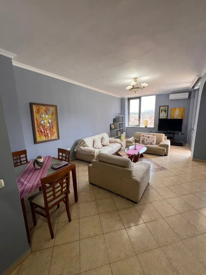 Tirane, jepet me qera apartament 2+1 Kati 10, 115 m² 1.200 € 