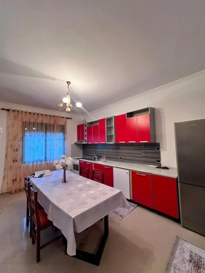 Tirane, jepet me qera apartament 2+1+Ballkon Kati 2, 90 m² 500 € (Selite ,50m nga shkolla marin barleti)